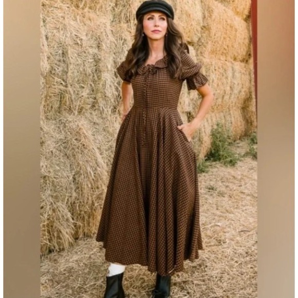 Ivy City Co. Dresses & Skirts - Ivy City Co Maple Women's Brown Gingham Check Midi Dress Size 2 NWT